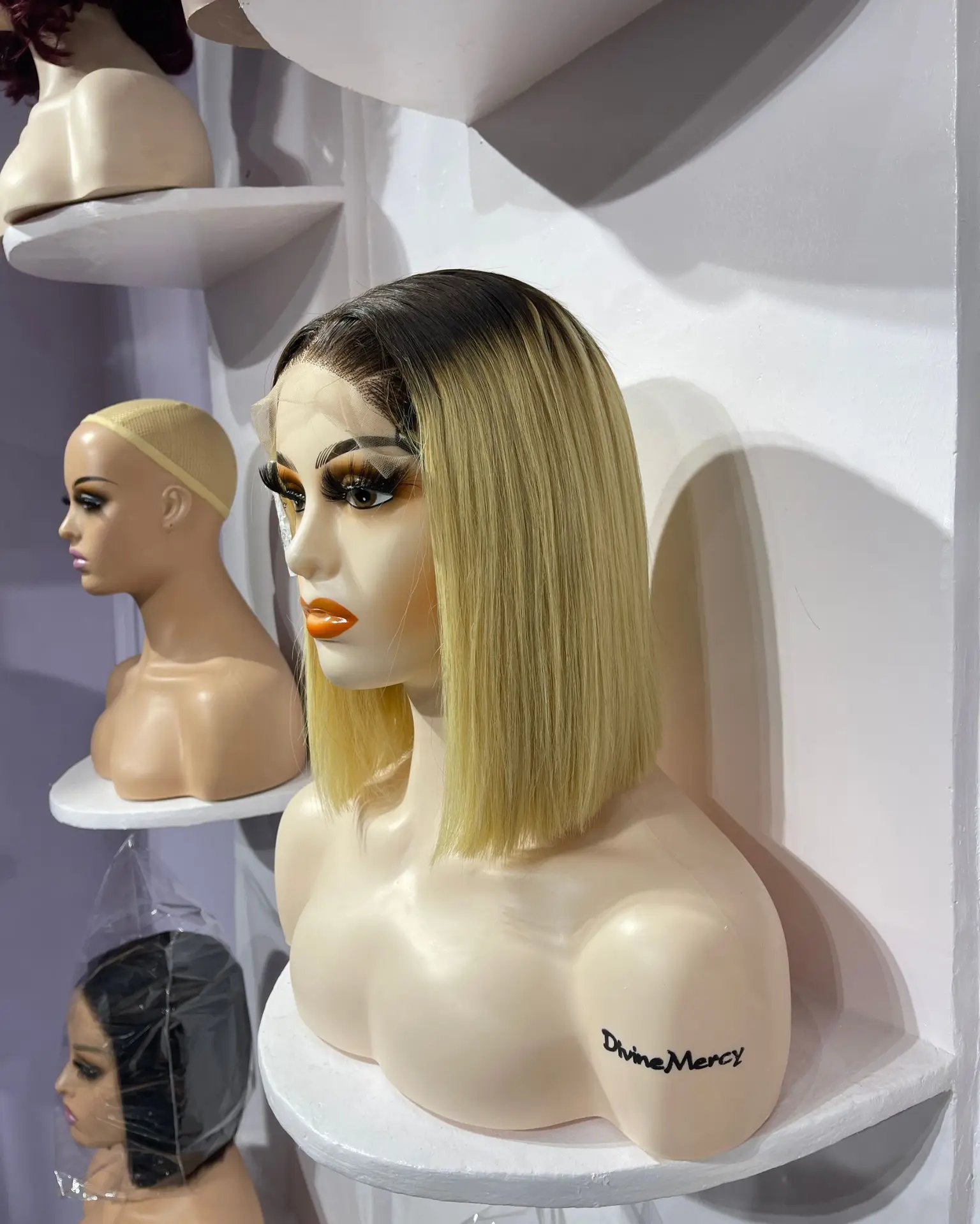 10 inches blonde bone straight human hair wig in Nigeria